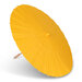 Parasol geel van papier en bamboe
