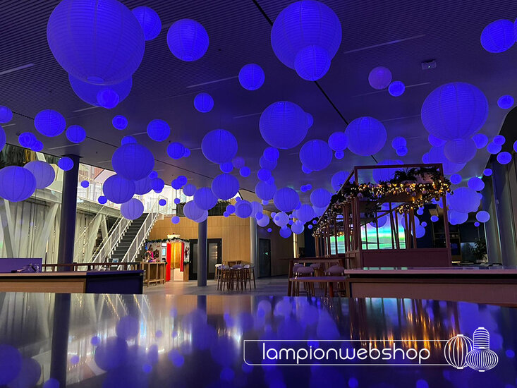 Bedrijfsfeest Asics - 400 verlichte lampionnen