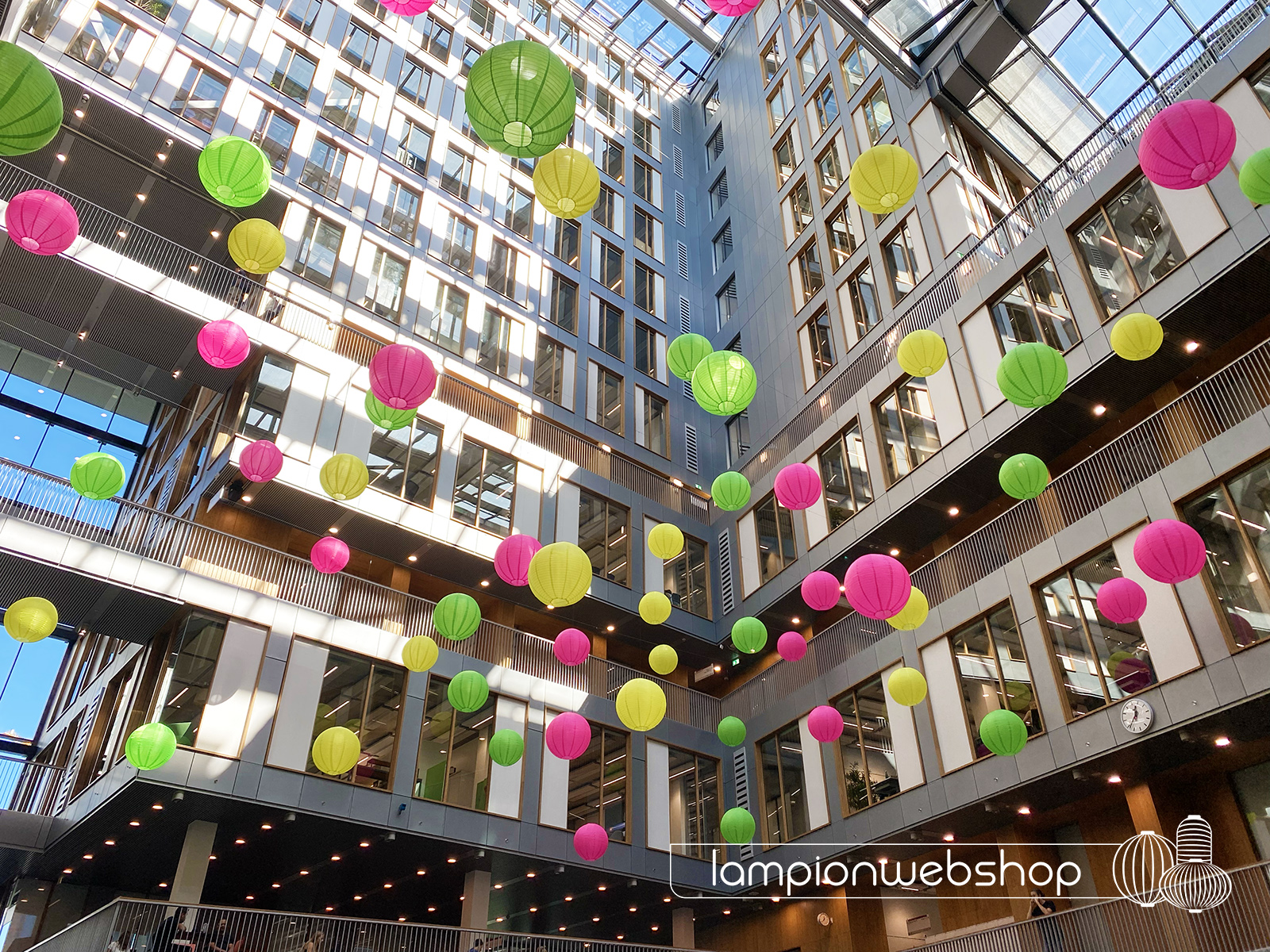 Lampionnen Atrium Vrije Universiteit Amsterdam