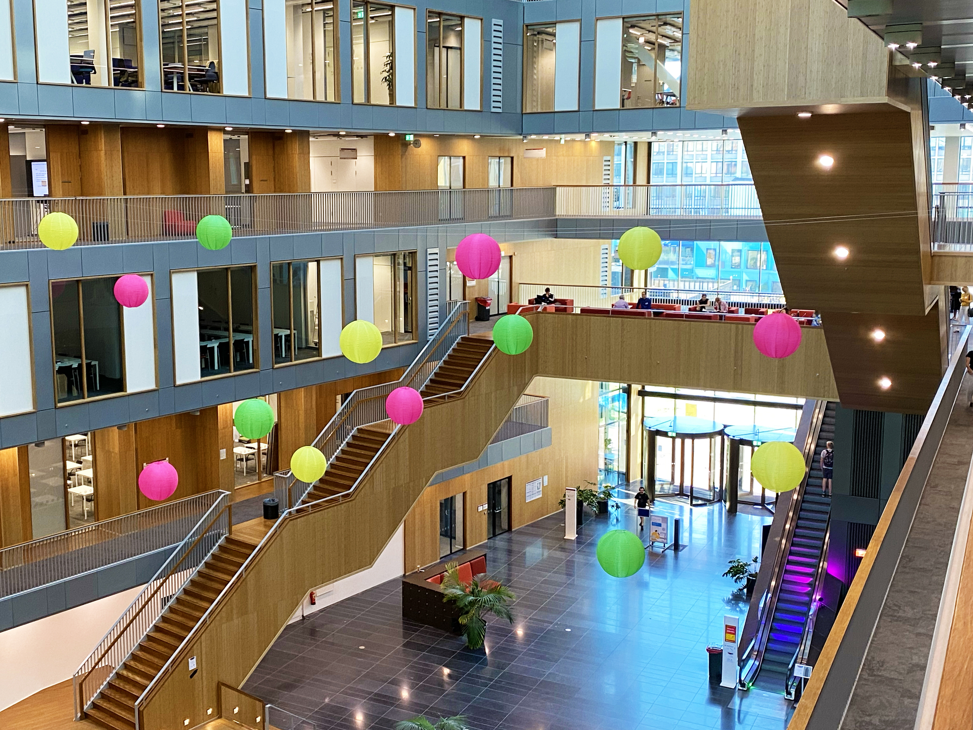 Lampionnen Atrium Vrije Universiteit Amsterdam