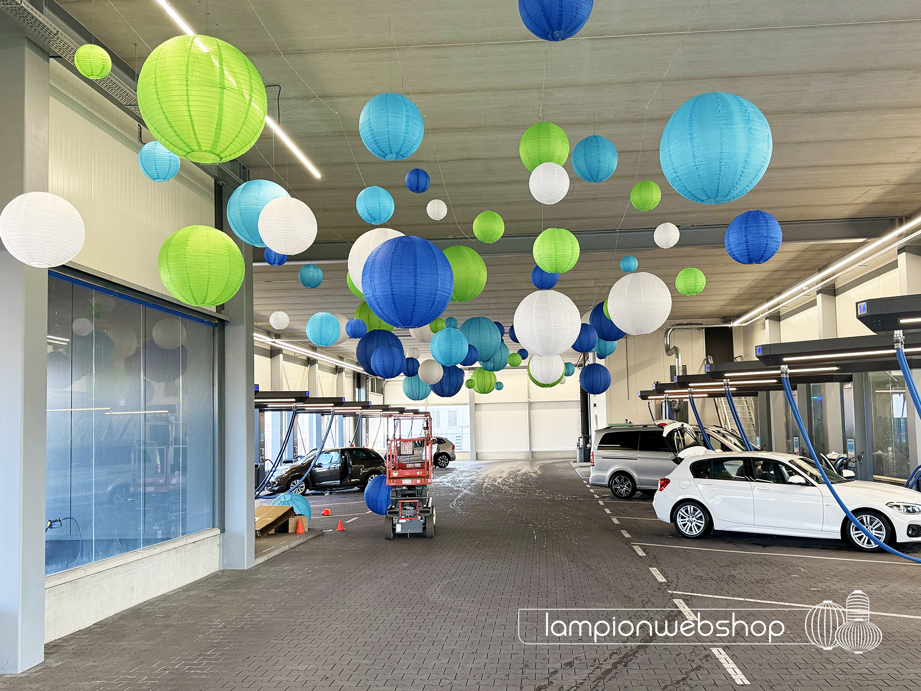 Nylon lampionnen in Carwash Schijndel 