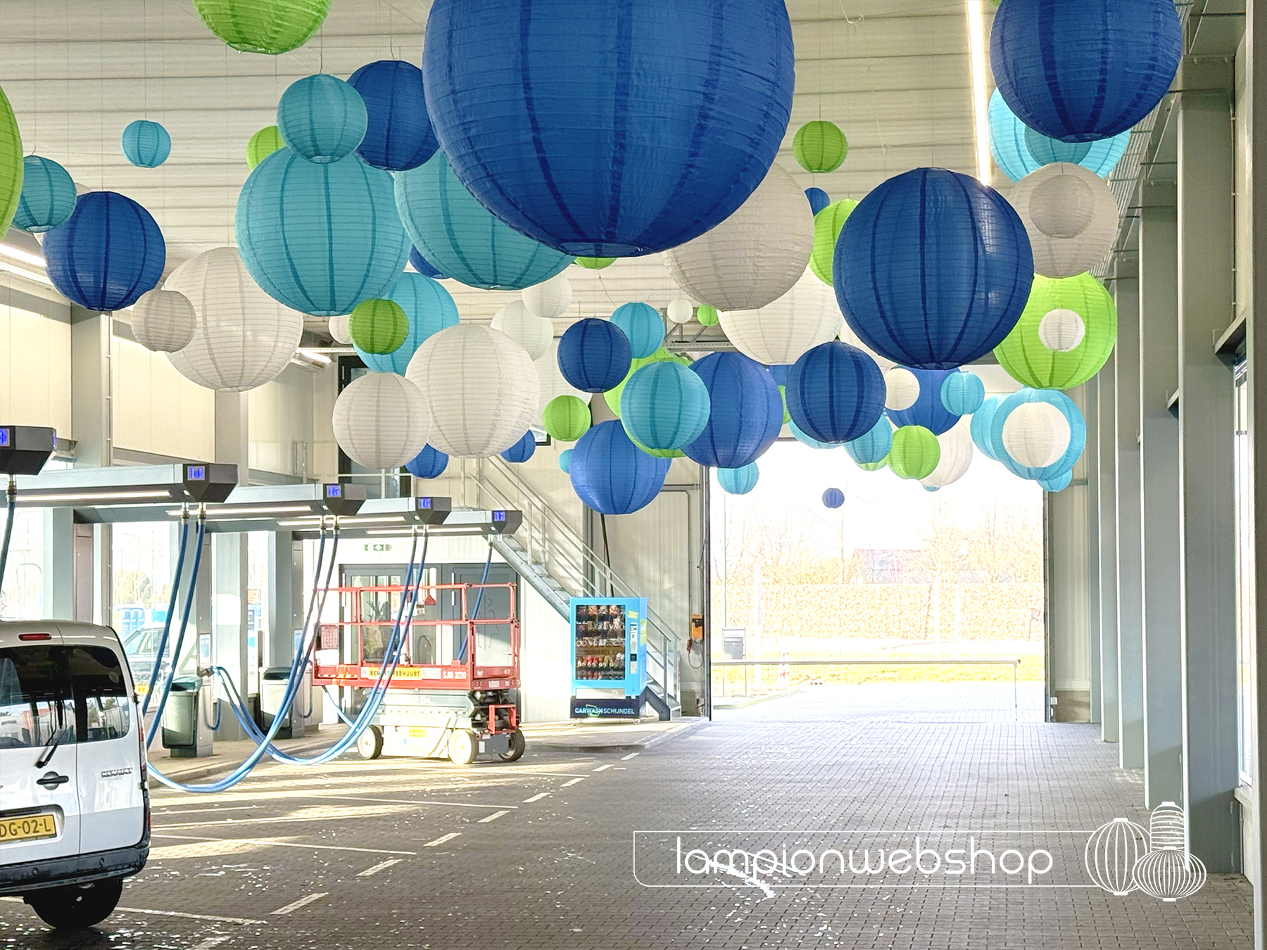 Nylon lampionnen in Carwash Schijndel 