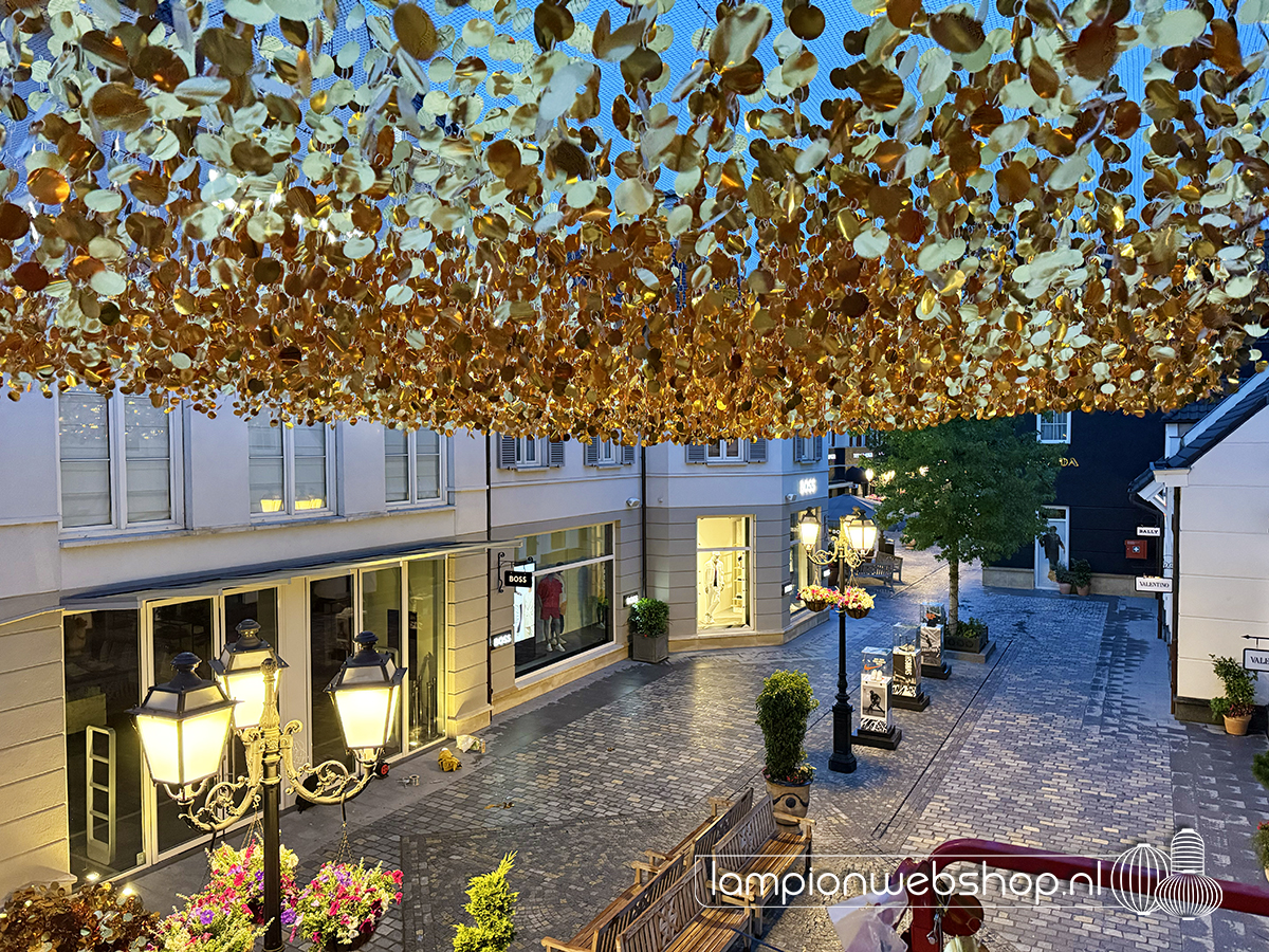 Golden Dots - Designer Outlet Roermond