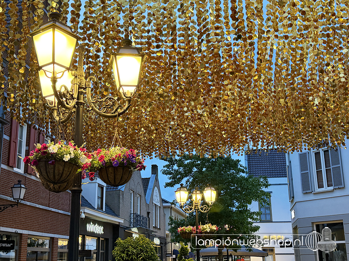 Golden Dots - Designer Outlet Roermond