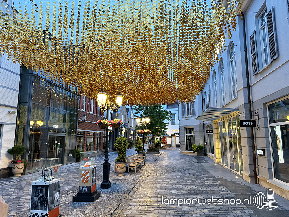Golden Dots - Designer Outlet Roermond