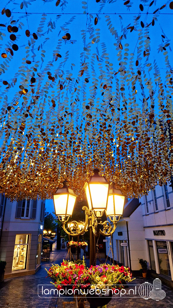 Golden Dots - Designer Outlet Roermond
