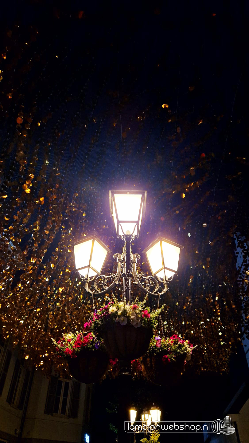 Golden Dots - Designer Outlet Roermond