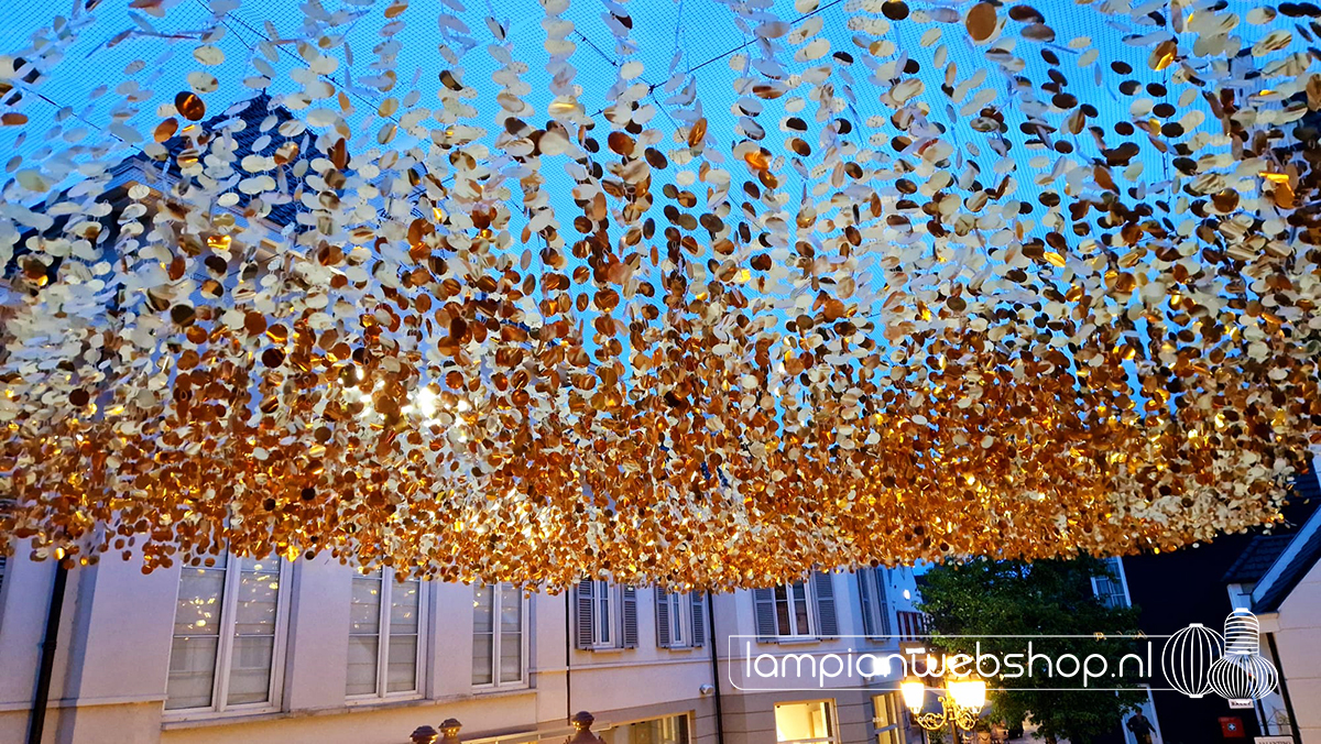Golden Dots - Designer Outlet Roermond