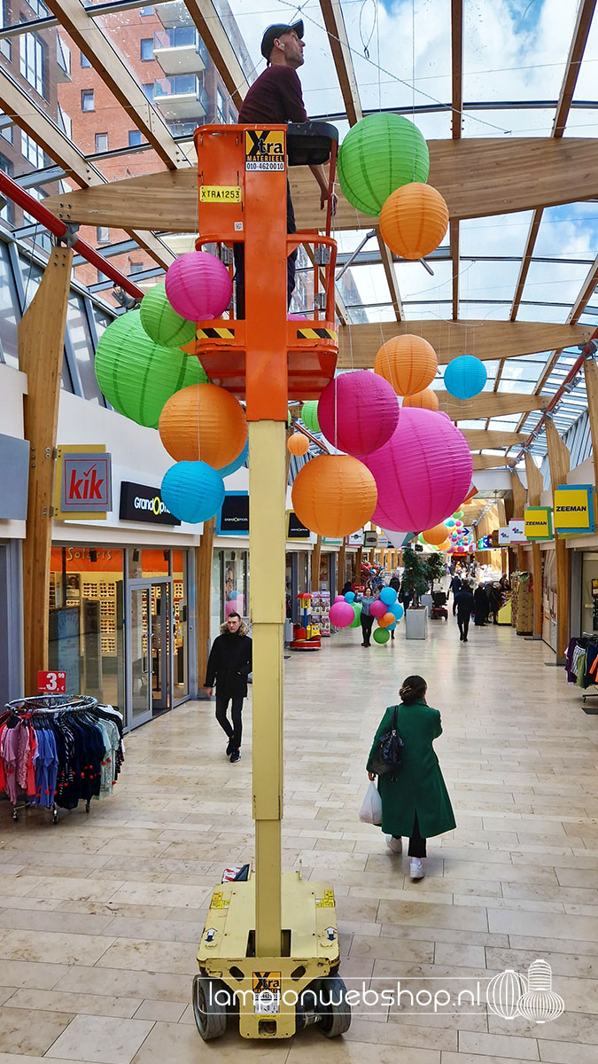 Lampionnen winkelcentrum De Hoven - Delft