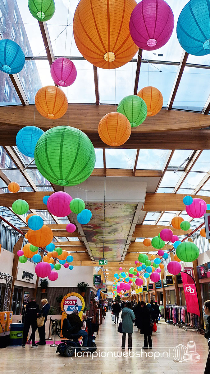 Lampionnen winkelcentrum De Hoven - Delft