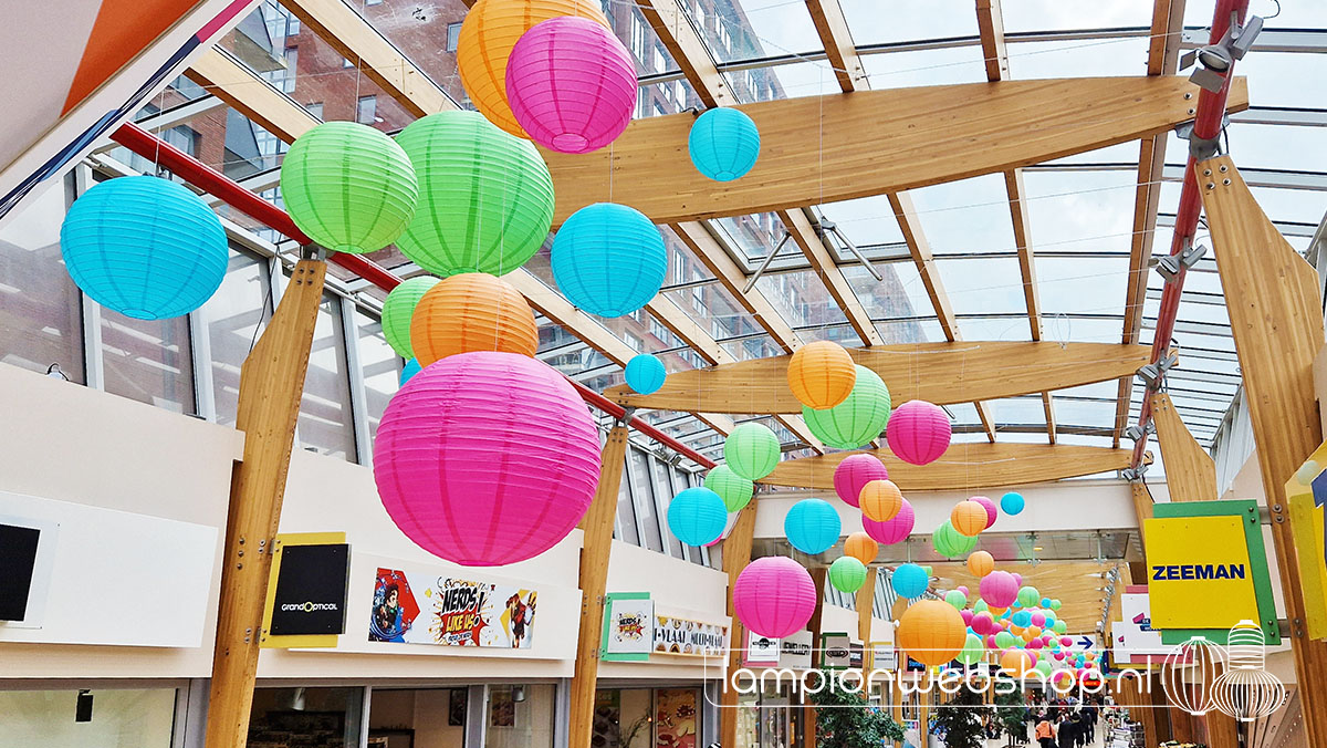 Lampionnen winkelcentrum De Hoven - Delft