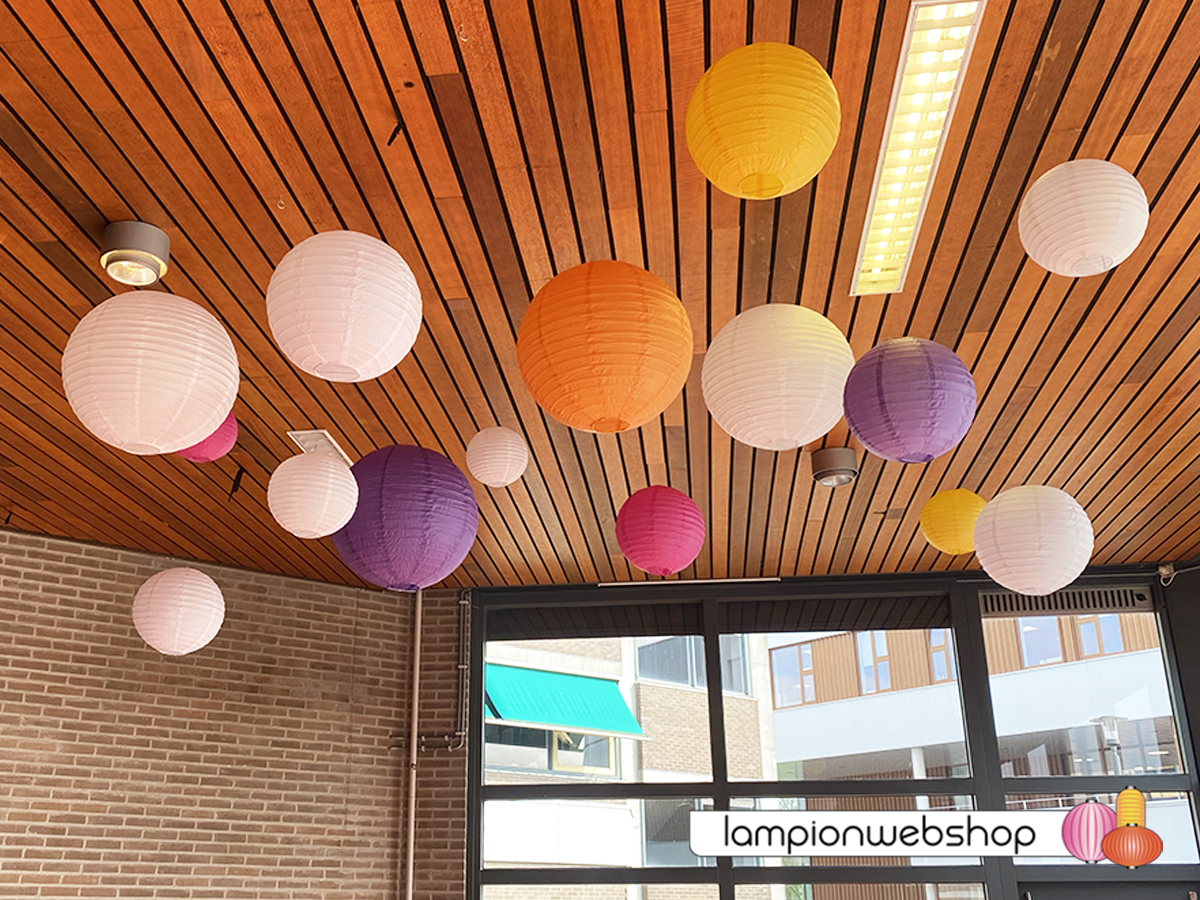 Gekleurde lampionnen Lingecollege Tiel