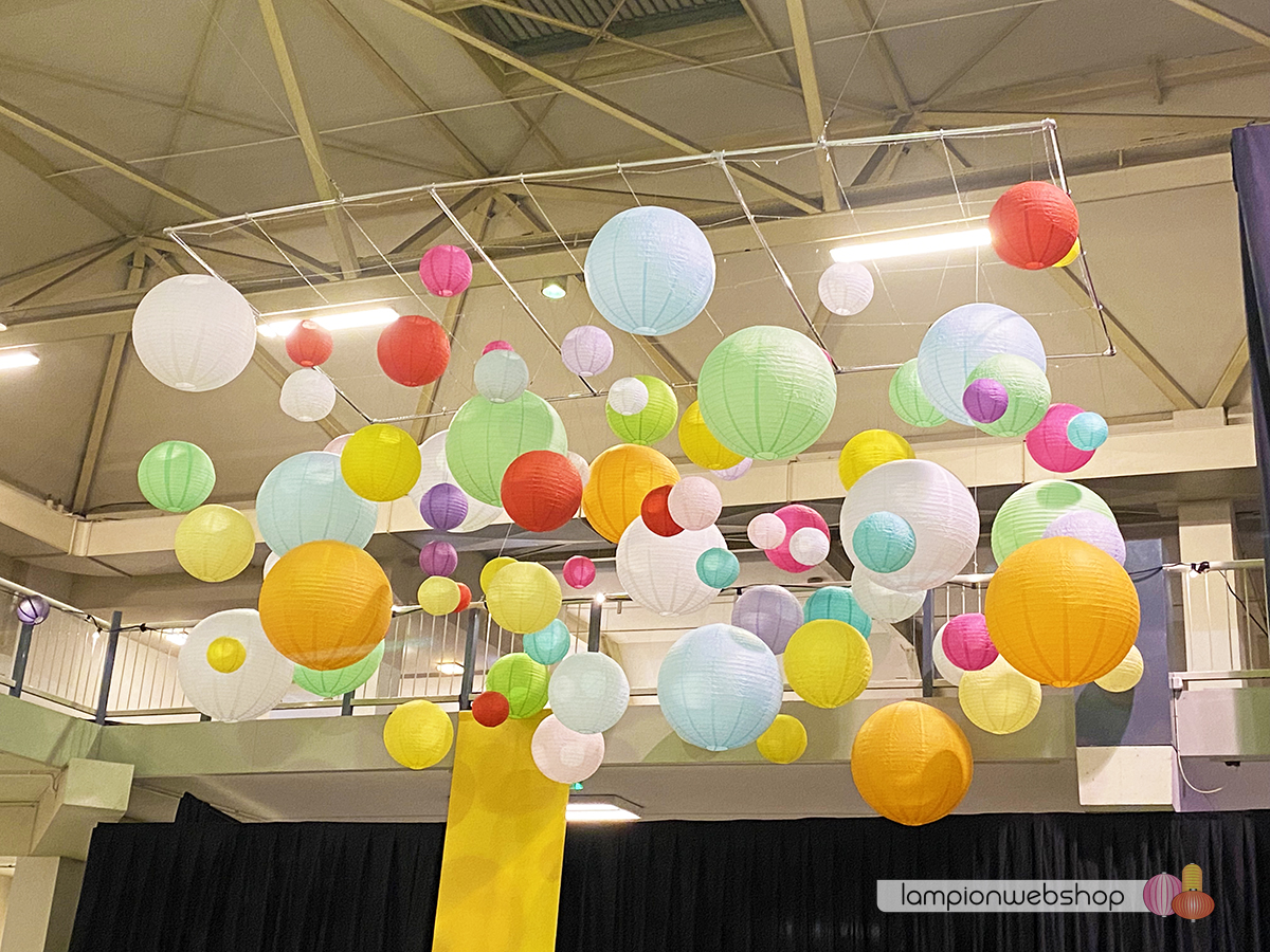 Bedrijfsevent MARS - Lampionnen in Autotron Rosmalen door Lampionwebshop