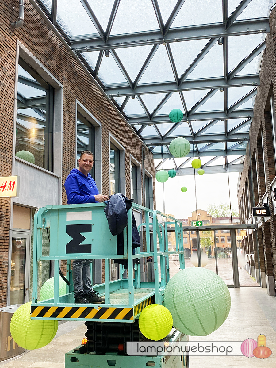 Groene lampionnen - Muntpassage - Weert