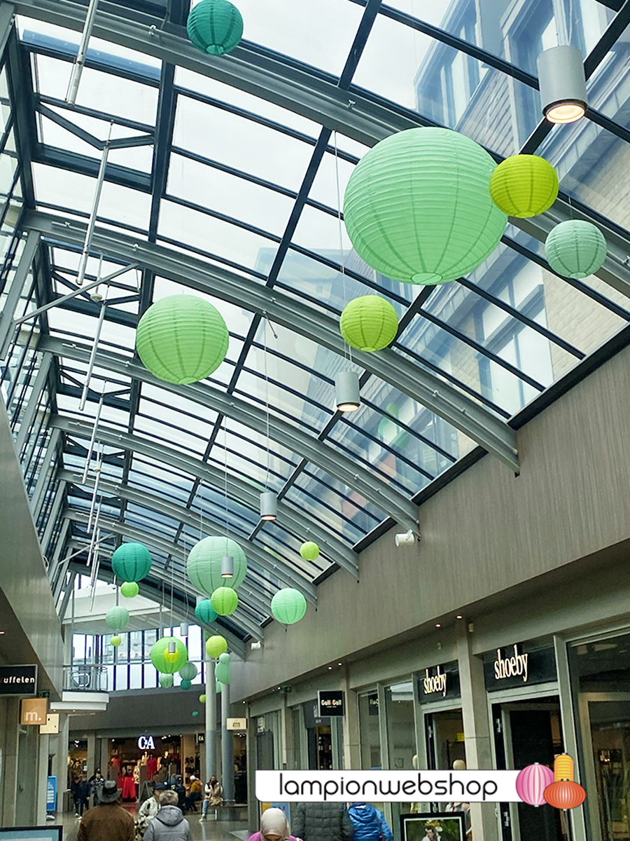 Groene lampionnen - Muntpassage - Weert