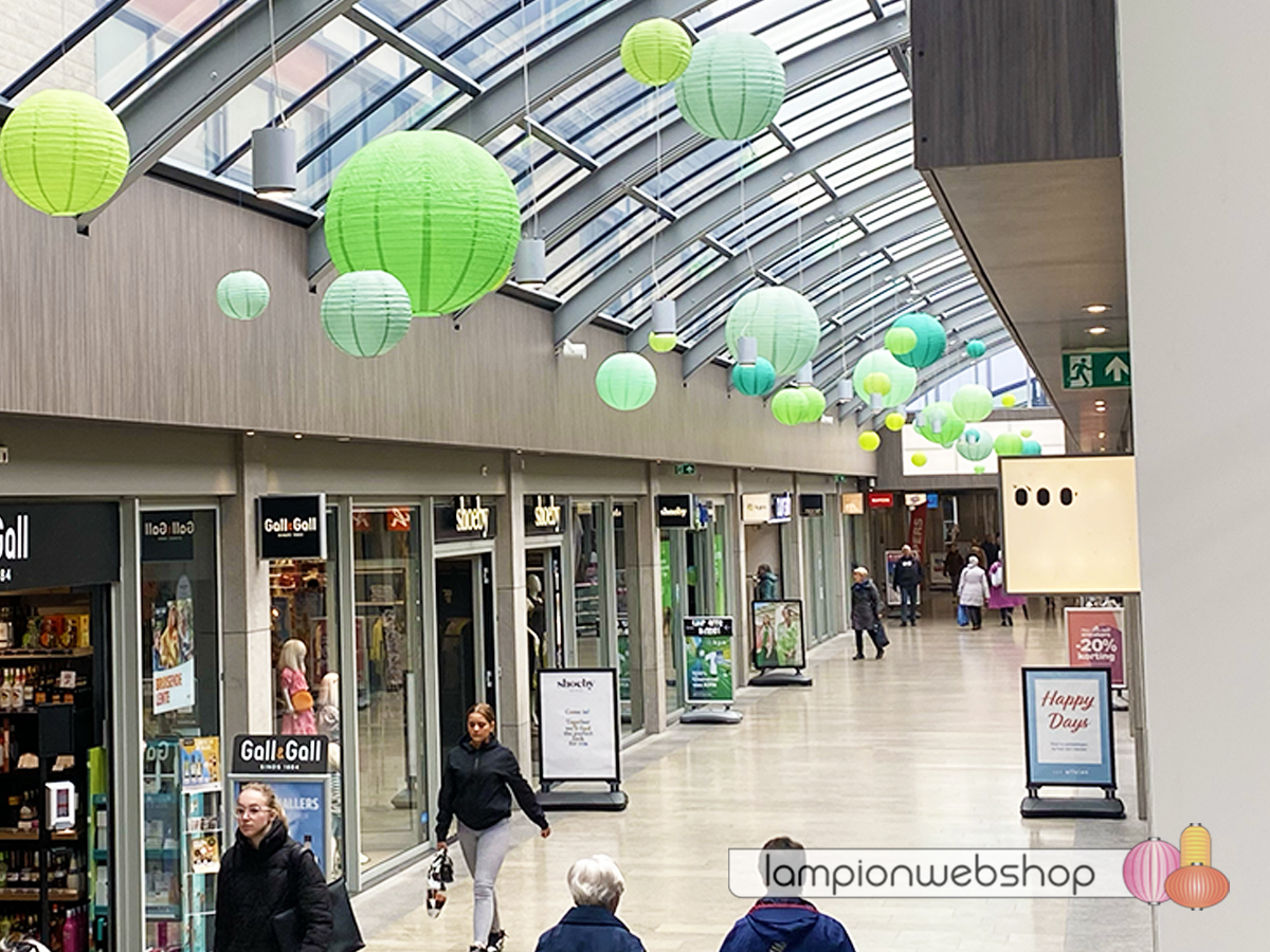 Groene lampionnen - Muntpassage - Weert