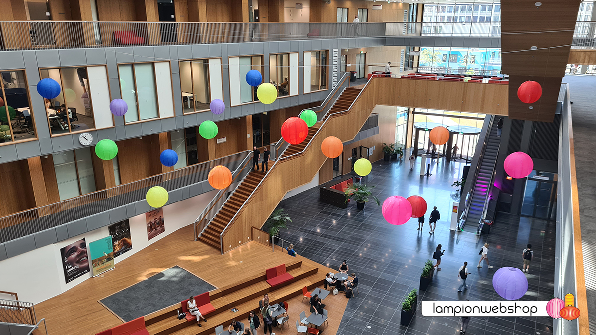 Lampionnen Atrium VU - Amsterdam