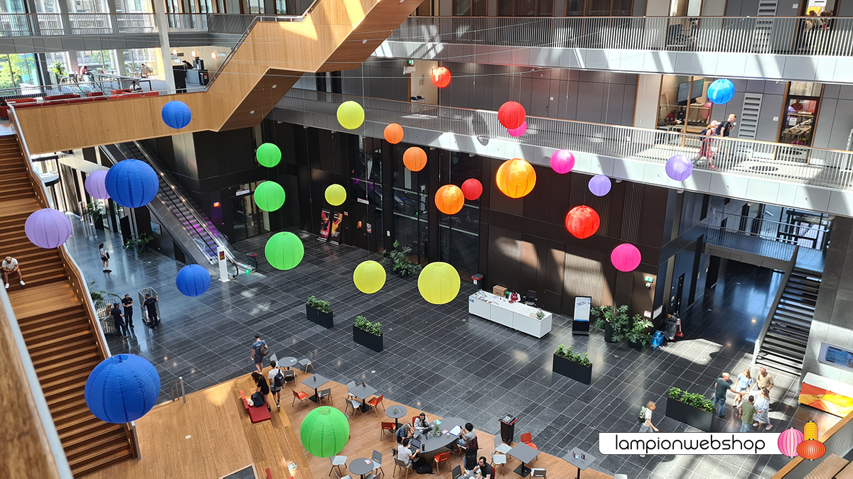 Lampionnen Atrium VU - Amsterdam