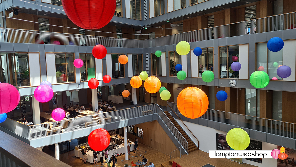 Lampionnen Atrium VU - Amsterdam